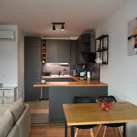Sunlit Elegance Escape Apartment Warna Exterior foto